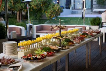 buffet catering bestellen und liefern lassen